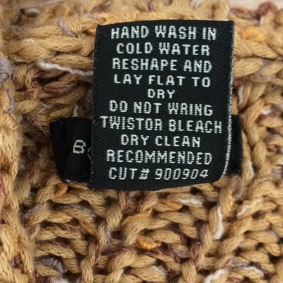 BCBG MaxAzria chunky cardigan, 3/4 bell sleeves - Picture 7 of 8